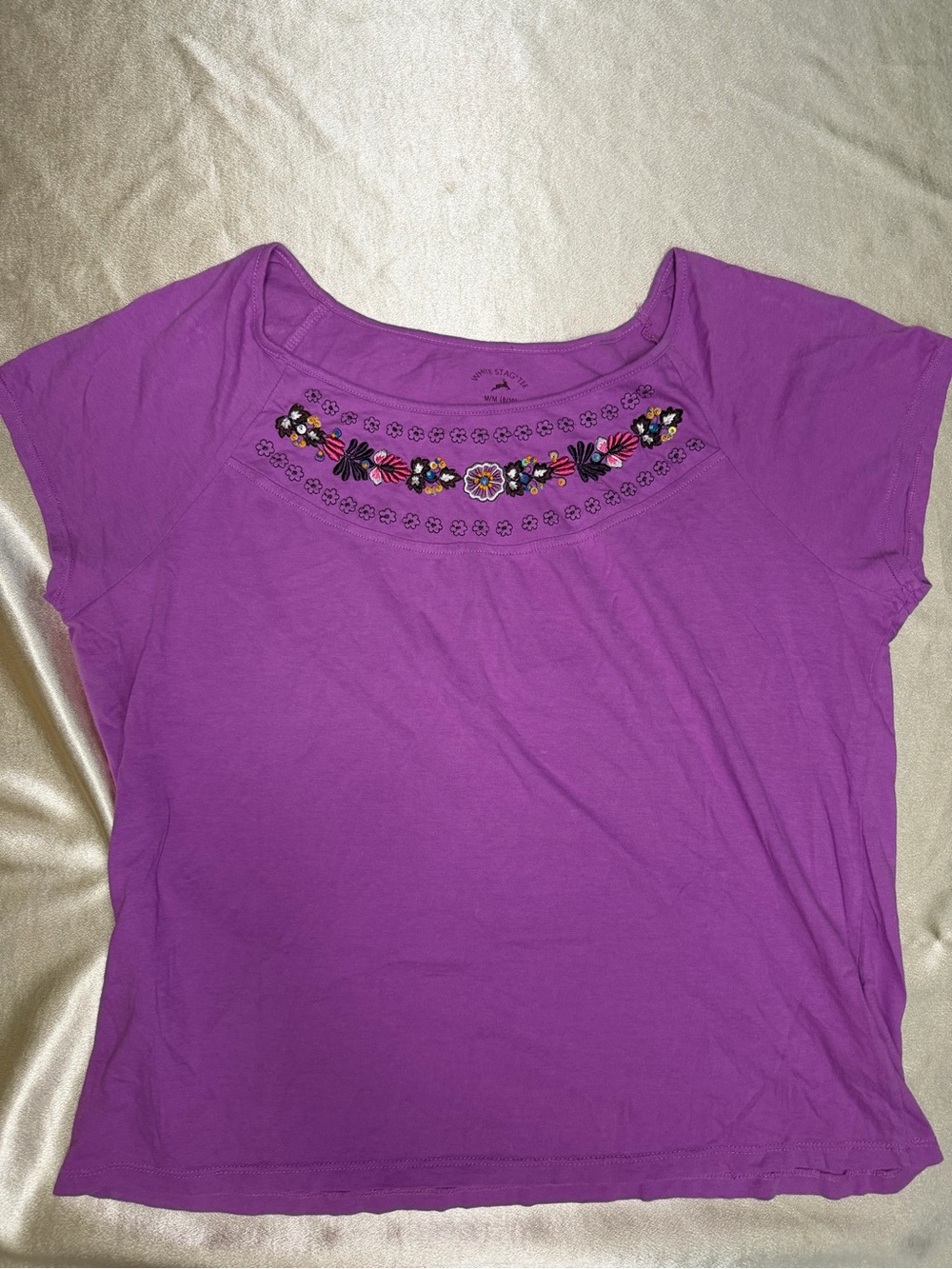 White Stag Short Sleeve Tee with Embroidered Floral Sequin Neckline Medium 8-10